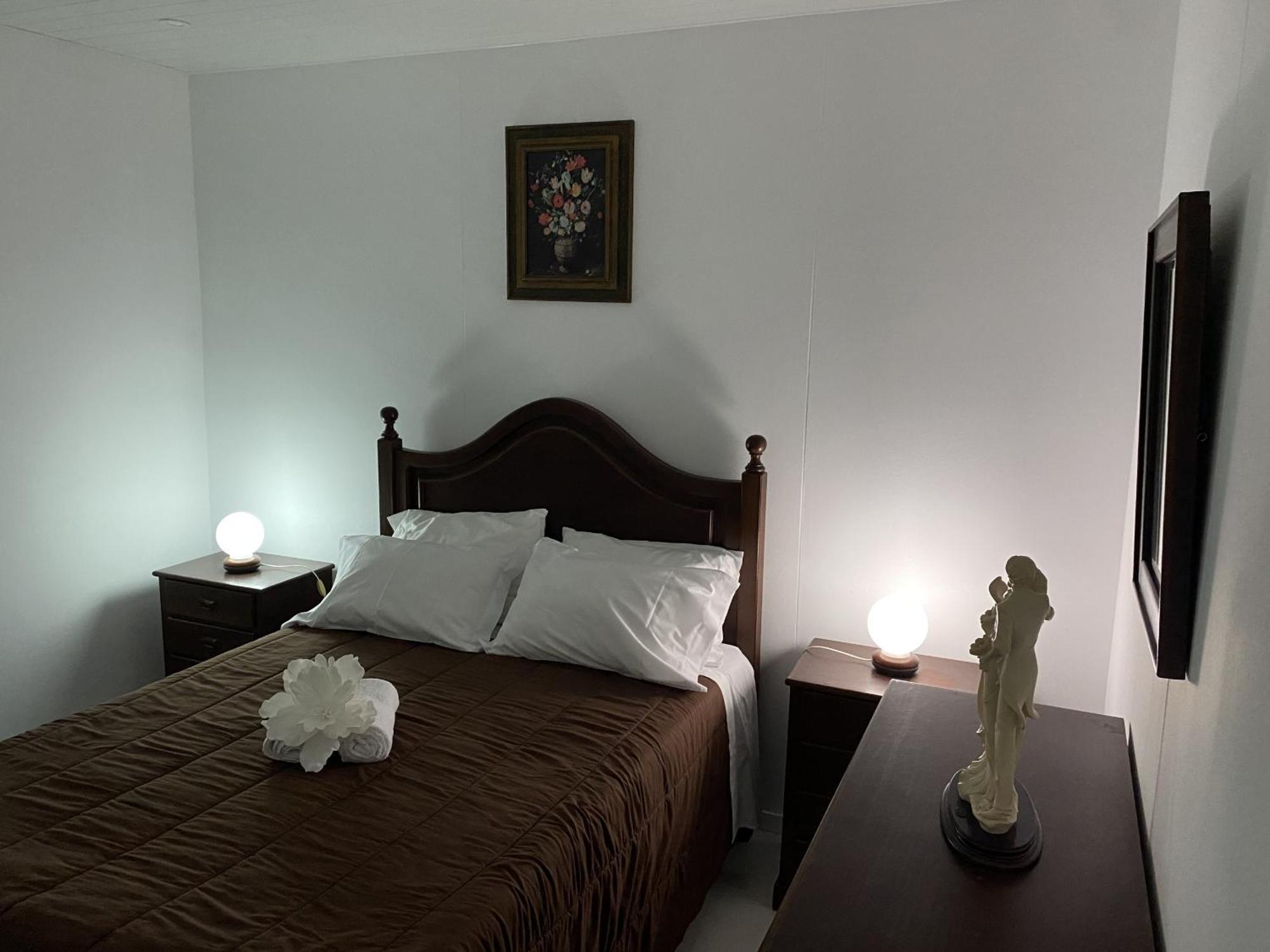 The Cedar Tree House Studio 48 Apartment